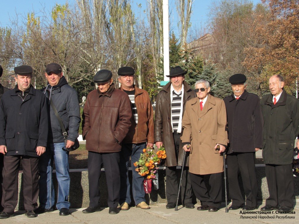 Погода в стаханове на 3 дня. Балабан Стаханов. Комендант города Стаханов. Стаханов сегодня. Начальник транспортного отдела Стаханов.